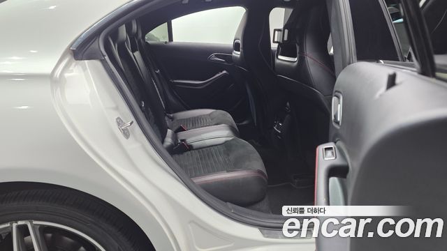 Mercedes-Benz CLA-Class CLA220 AMG Line