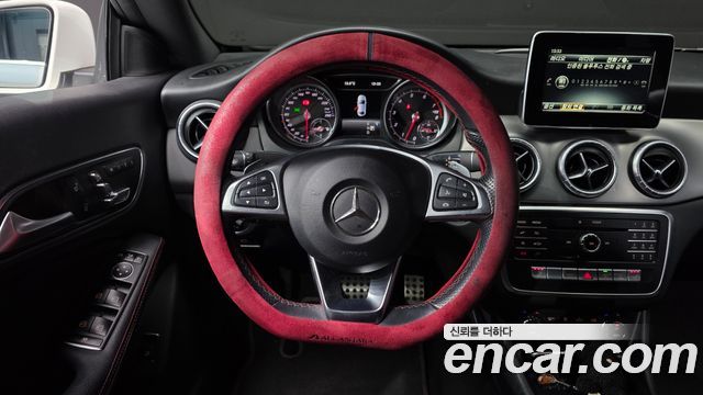 Mercedes-Benz CLA-Class CLA220 AMG Line