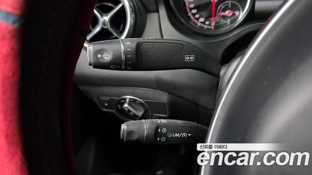 Mercedes-Benz CLA-Class CLA220 AMG Line