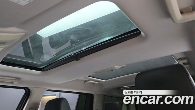 Land Rover Discovery 3.0 SDV6 SE