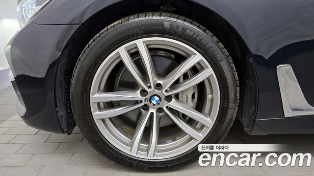 BMW 7-Series 740Li xDrive M Sport Package