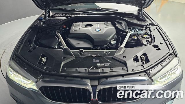 BMW 5-Series 530i xDrive M Sport Package Plus