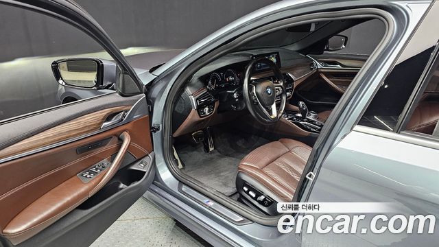 BMW 5-Series 530i xDrive M Sport Package Plus