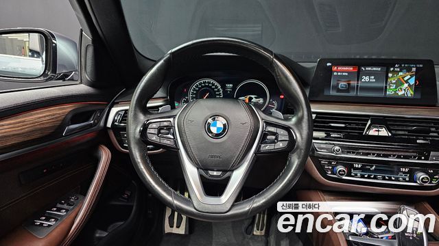 BMW 5-Series 530i xDrive M Sport Package Plus