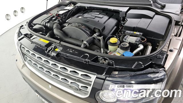 Land Rover Discovery 3.0 SDV6 SE