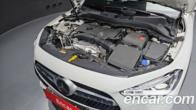 Mercedes-Benz GLA-Class GLA250 4MATIC