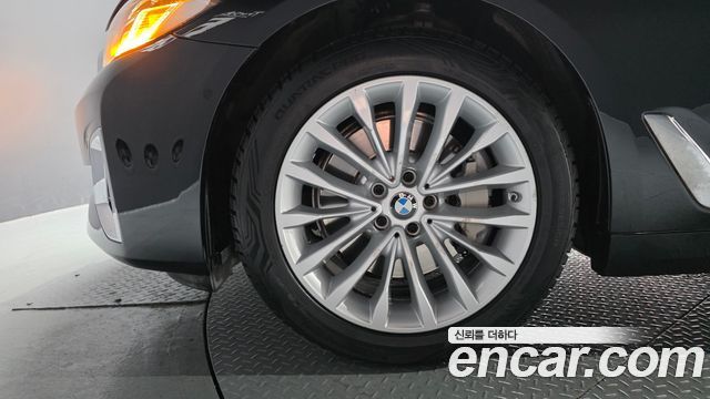 BMW 5-Series 530i Luxury