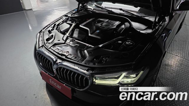 BMW 5-Series 530i Luxury