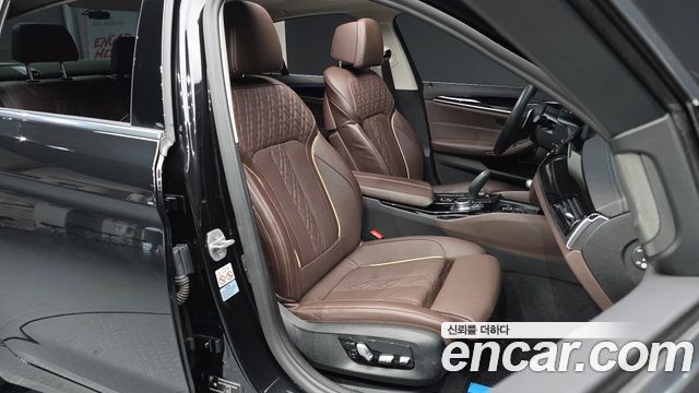 BMW 5-Series 530i Luxury
