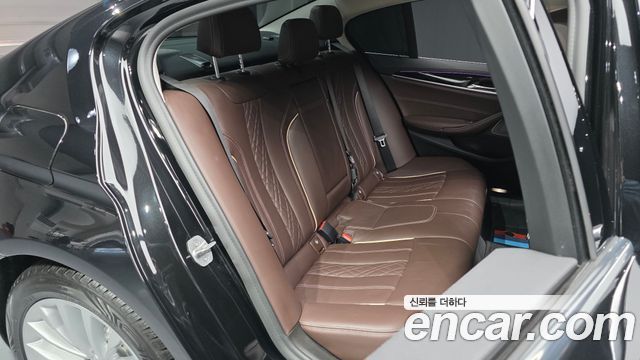 BMW 5-Series 530i Luxury