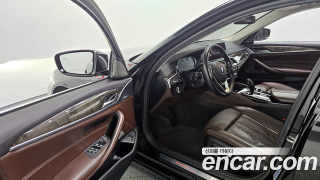 BMW 5-Series 530d Luxury Plus