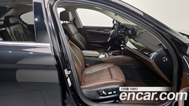 BMW 5-Series 530d Luxury Plus