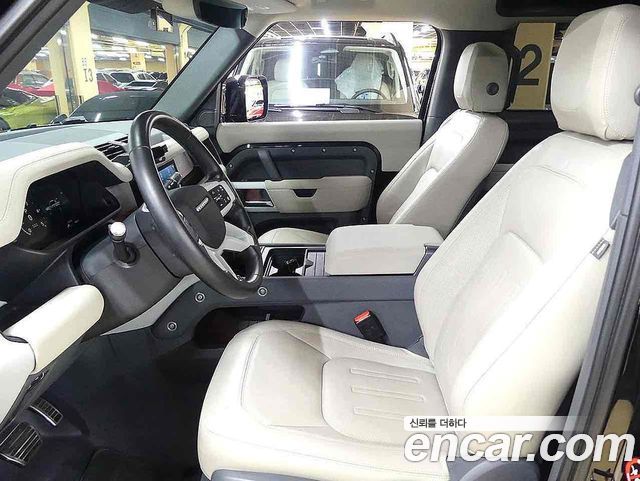 Land Rover Defender 90 D250 SE