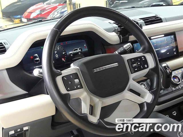 Land Rover Defender 90 D250 SE