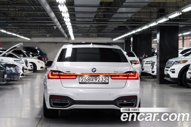 BMW 7-Series 740Li xDrive M Sport Package