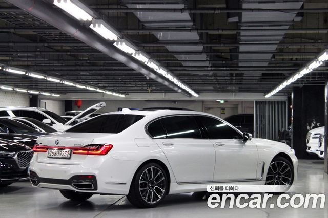 BMW 7-Series 740Li xDrive M Sport Package