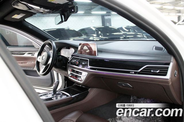 BMW 7-Series 740Li xDrive M Sport Package