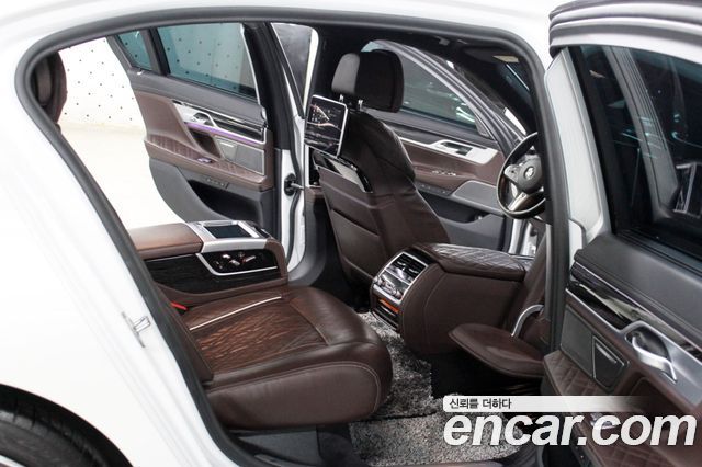 BMW 7-Series 740Li xDrive M Sport Package