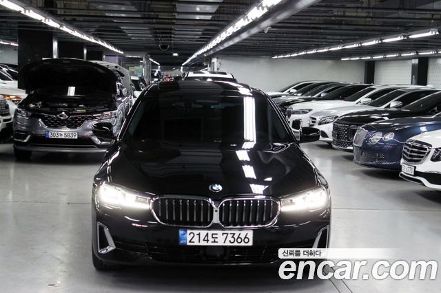 BMW 5-Series 520i Luxury