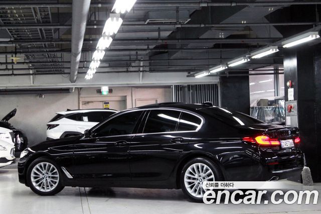 BMW 5-Series 520i Luxury