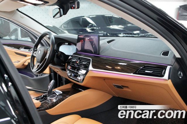 BMW 5-Series 520i Luxury