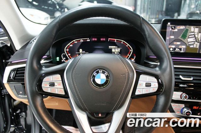 BMW 5-Series 520i Luxury