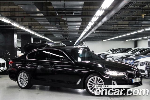 BMW 5-Series 520i Luxury