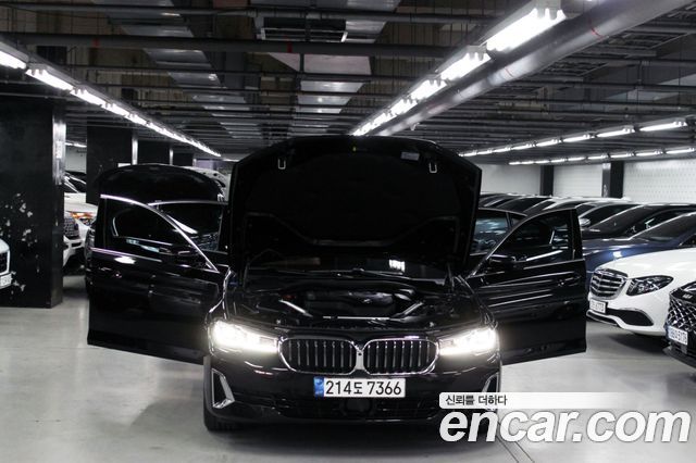 BMW 5-Series 520i Luxury