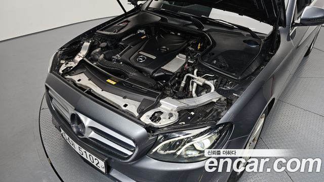 Mercedes-Benz E-Class E200 Avantgarde