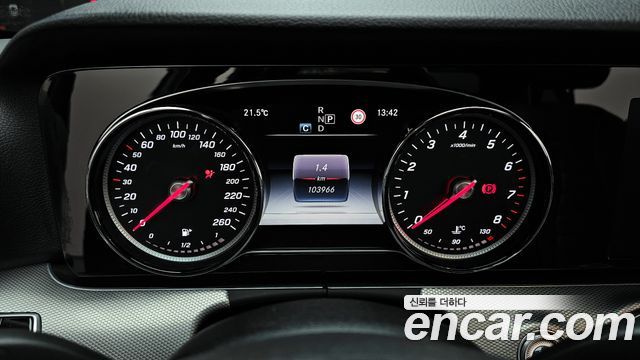 Mercedes-Benz E-Class E200 Avantgarde