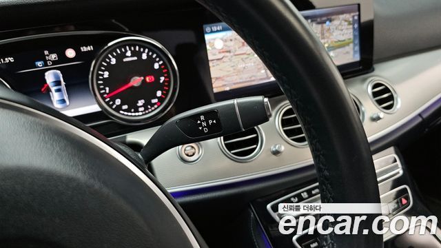 Mercedes-Benz E-Class E200 Avantgarde