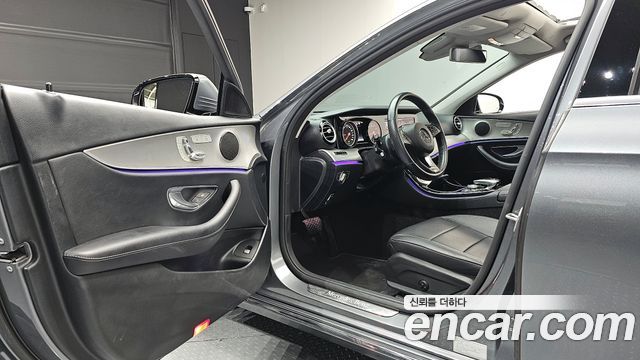 Mercedes-Benz E-Class E200 Avantgarde