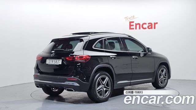 Mercedes-Benz GLA-Class GLA250 4MATIC