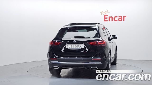 Mercedes-Benz GLA-Class GLA250 4MATIC