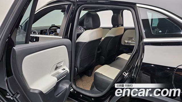 Mercedes-Benz GLA-Class GLA250 4MATIC