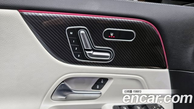 Mercedes-Benz GLA-Class GLA250 4MATIC