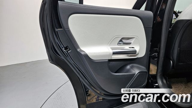 Mercedes-Benz GLA-Class GLA250 4MATIC