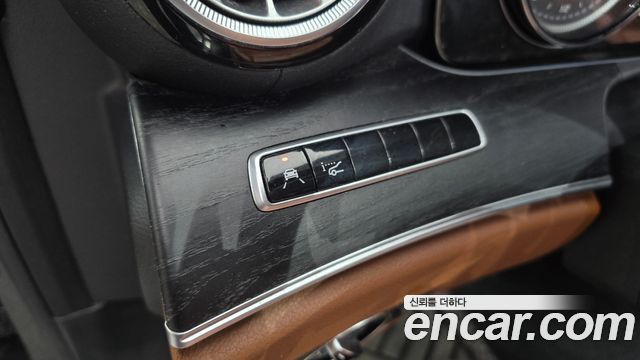 Mercedes-Benz E-Class E220d Cabriolet