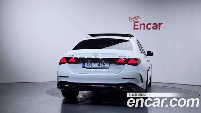Mercedes-Benz E-Class E300 4MATIC AMG Line