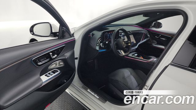 Mercedes-Benz E-Class E300 4MATIC AMG Line