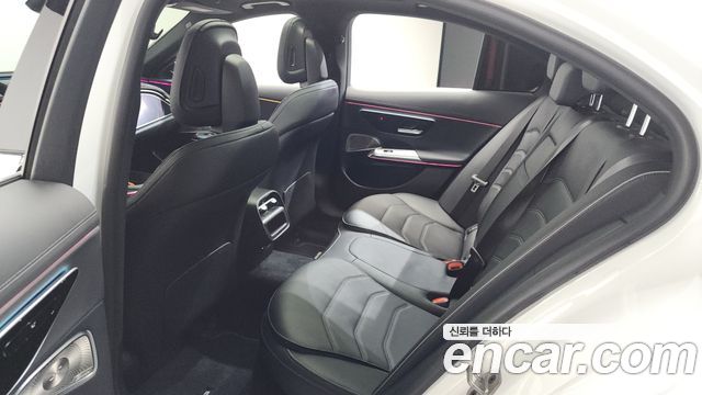 Mercedes-Benz E-Class E300 4MATIC AMG Line