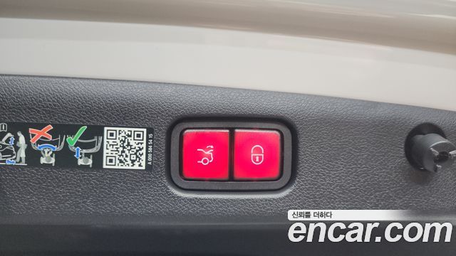 Mercedes-Benz E-Class E300 4MATIC AMG Line
