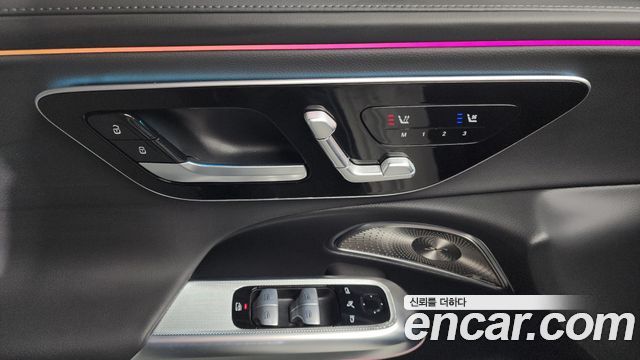 Mercedes-Benz E-Class E300 4MATIC AMG Line