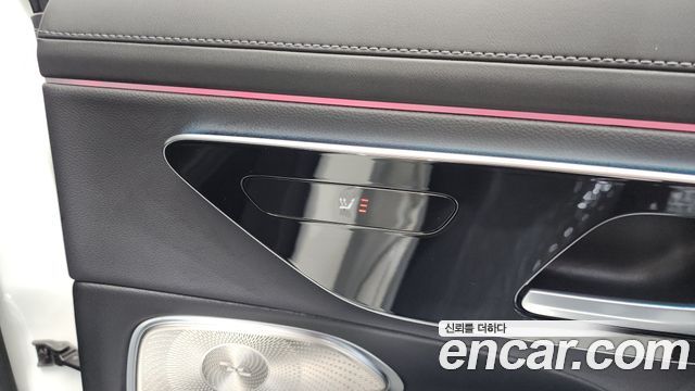 Mercedes-Benz E-Class E300 4MATIC AMG Line