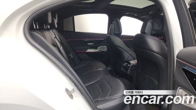 Mercedes-Benz E-Class E300 4MATIC AMG Line