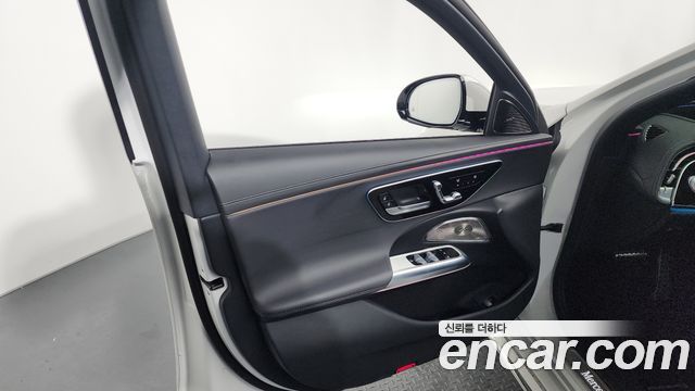 Mercedes-Benz E-Class E300 4MATIC AMG Line