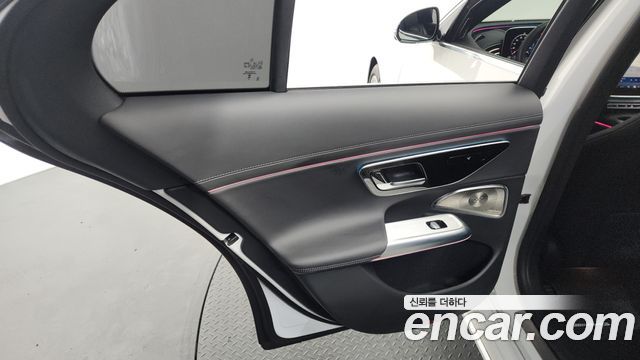 Mercedes-Benz E-Class E300 4MATIC AMG Line