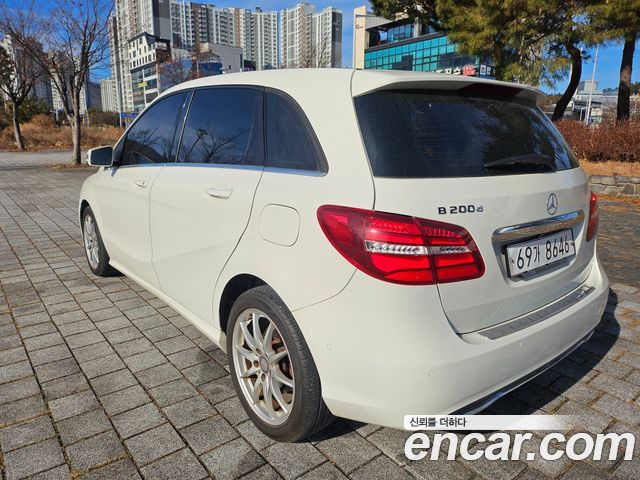 Mercedes-Benz B-Class B200 d