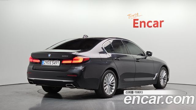 BMW 5-Series 520i Luxury