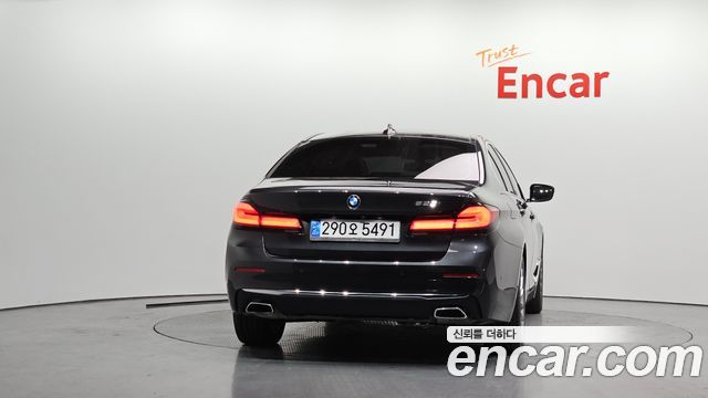 BMW 5-Series 520i Luxury